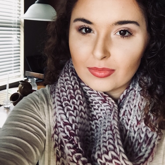 Meet your Posher, Natalie - Picture 1 of 1